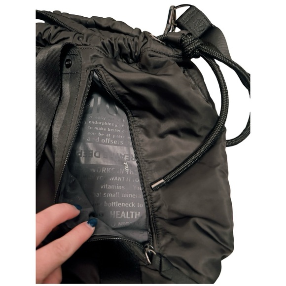 RARE lululemon athletica All-Black Effortless Gym and Yoga Bag - Picture 5 of 7